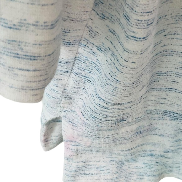 Lisa Todd Womens V Neck Top Blouse White Blue XL 100% Cotton 🩵 - Picture 5 of 5